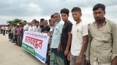 রাতারগুলের মটরঘাটকে টেন্ডারের আওতায় আনার দাবিতে এলাকাবাসীর মানববন্ধন ও বিক্ষোভ